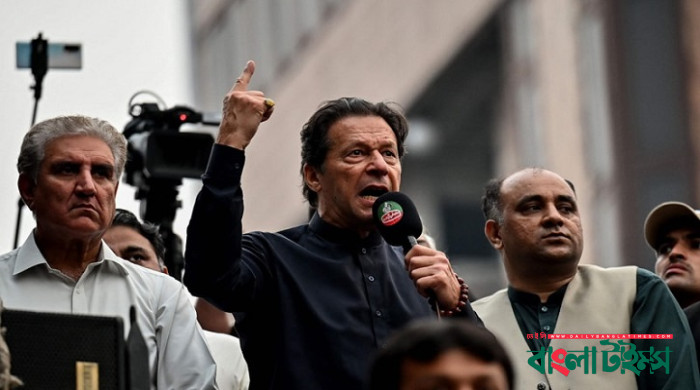 Police arrests Imran Khan with court order